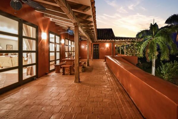 Villa esplendorosa, lujosa propiedad con vistas al mar