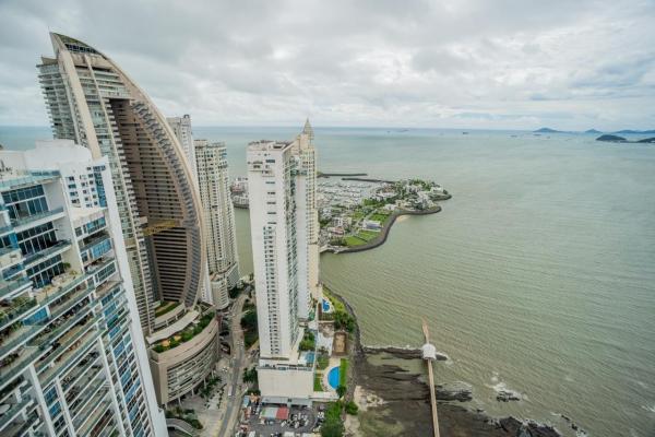 En venta villa sky lujoso penthouse de 4 niveles en q tower punta pacífica