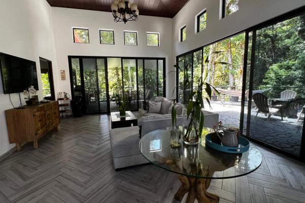 Mountain view home in altos del maria