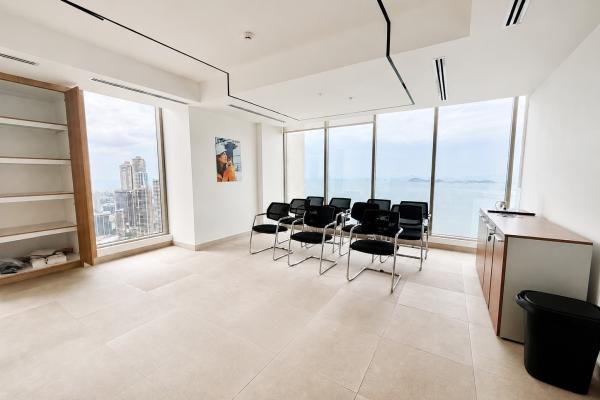 Office for sale in bicsa financial ave. balboa