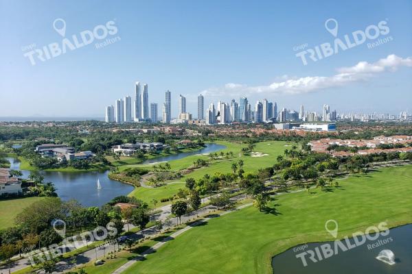 Venta de apartamento en ph la vista on the green, santa maría