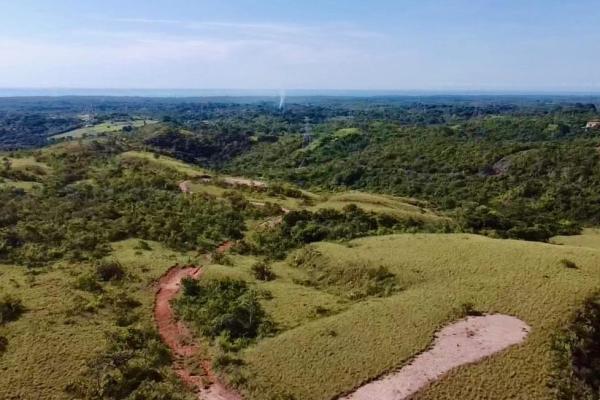 7.5 hectares land, ocean and mountains views