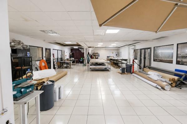 Commercial warehouse for sale in río abajo