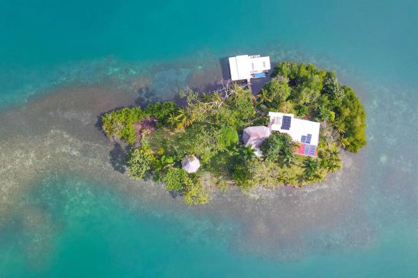 Private island gem, isla joya