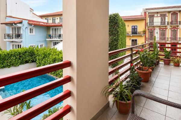 Venta de apartamento con elevador y estacionamiento en casco antiguo