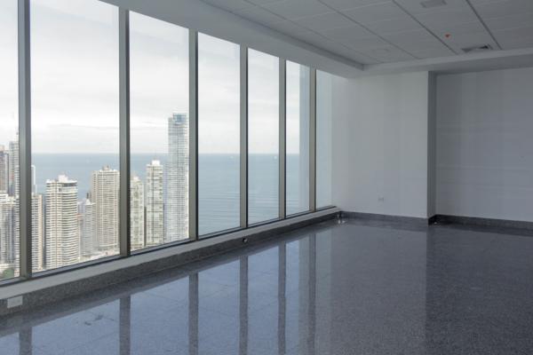 Alquiler oficina amoblada en torre bicsa, avenida balboa