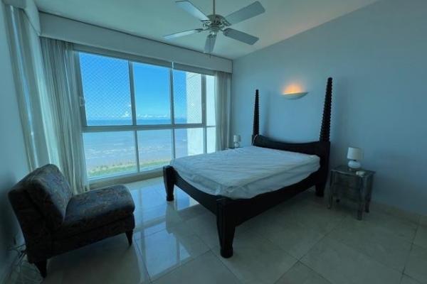 Furnished apartment vitri, 4 bedrooms, beachfront