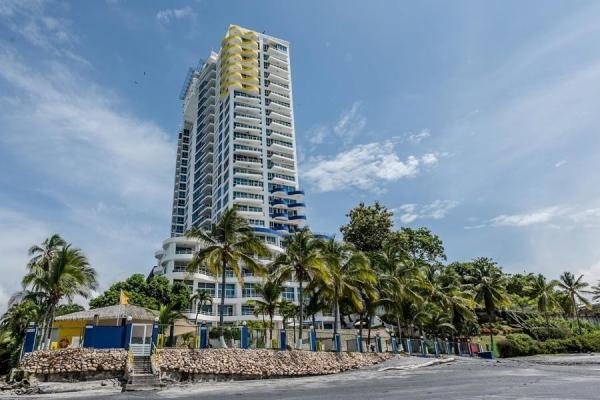 Apartamento frente al mar con balcón grande en coronado bay
