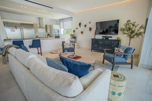 Beach club residences, ocean reef island