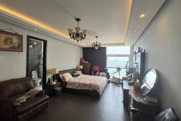 For sale - q tower