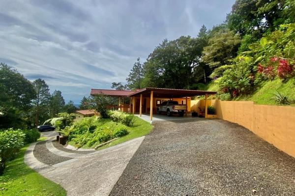 Mountain retreat in altos del maria