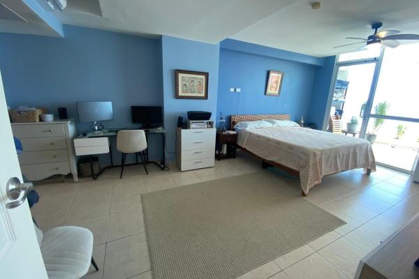 Apartamento frente al mar en coronado bay: dos estudios fusionados