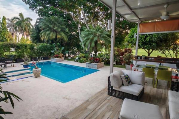 Villas de miraflores residence for sale