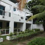 Furnished 2-level apartment near the beach