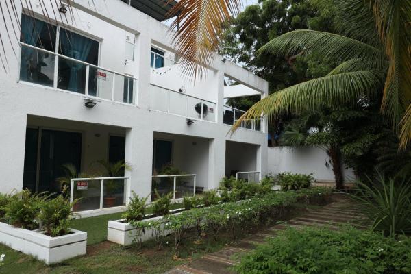Furnished 2-level apartment near the beach