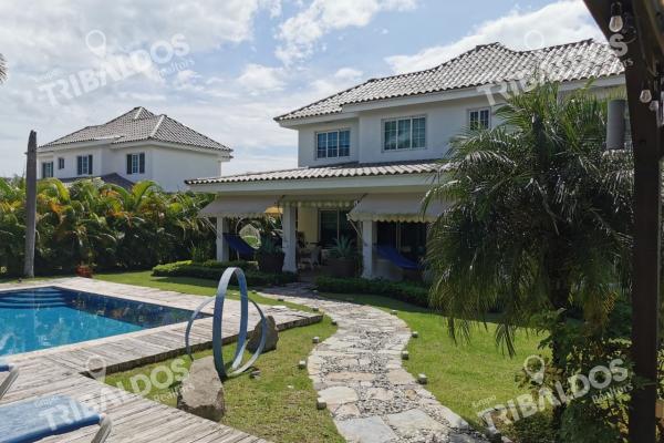 Casa con piscina en bijao beach club & residences