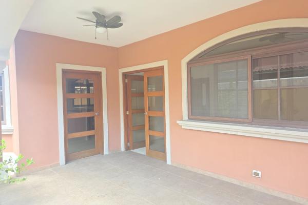 Vendo casa en exclusivo complejo el doral, costa sur