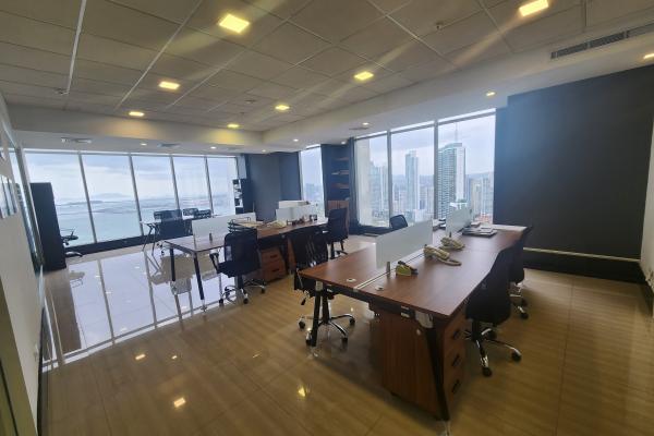 Alquiler de oficina amoblada en bicsa