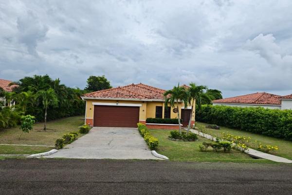 House in hacienda pacifica with 3 bedrooms