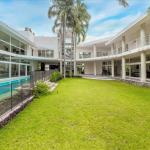 Villa moderna de lujo, ¡una joya de playa llega al mercado!