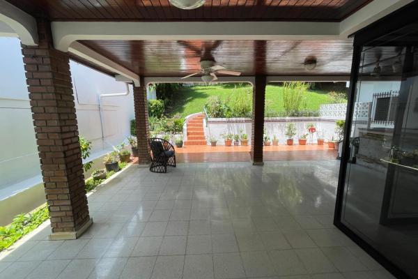 Venta de casa dos pisos con elevador en la loma (hato pintado)