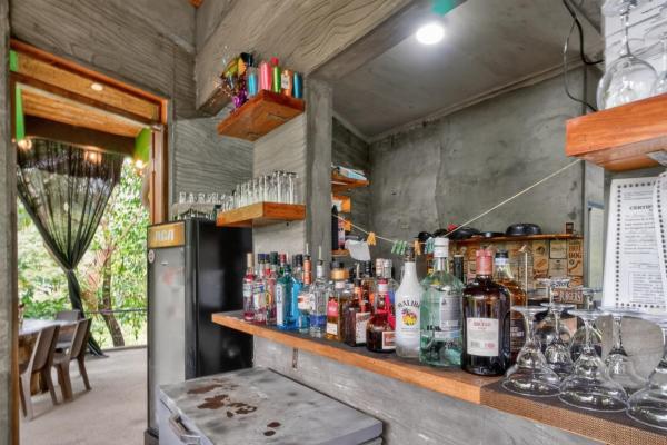 Restaurante y local comercial llave en mano