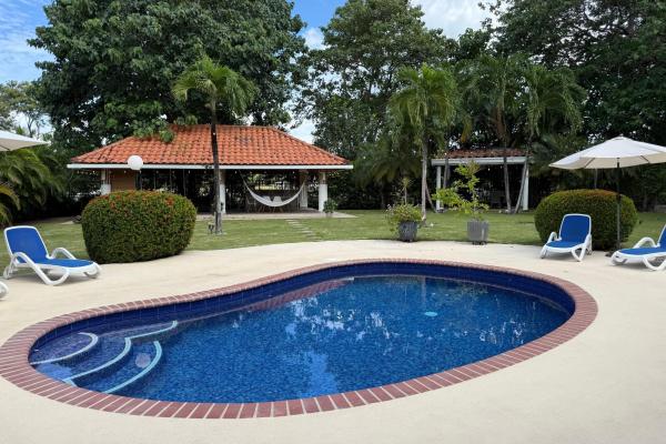 Casa con piscina en coronado golf | amoblada y equipada