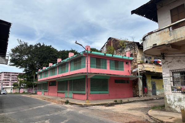 Building for restoration with potential of 2,000m2