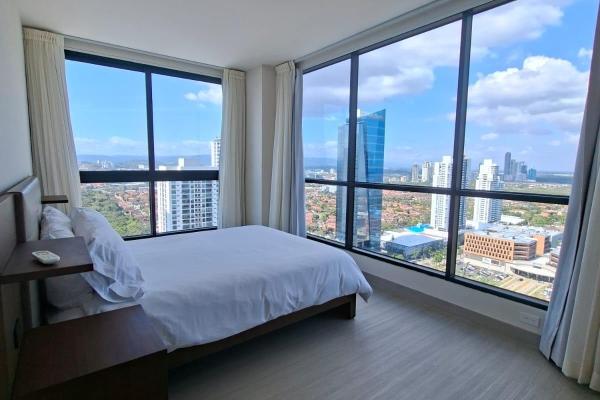 Elegant 2-bedroom apartment with panoramic view