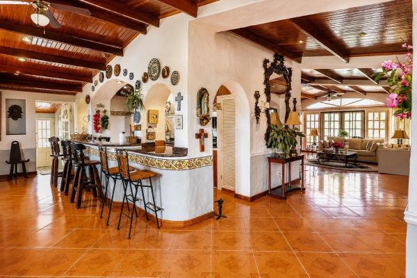 Venta de residencia tipo hacienda con ríos y senderos vía al valle de antón