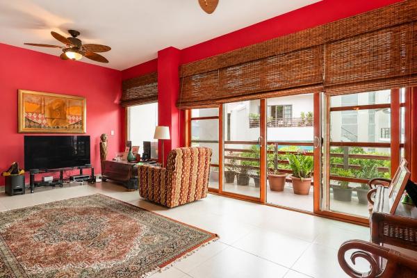Venta de apartamento con elevador y estacionamiento en casco antiguo