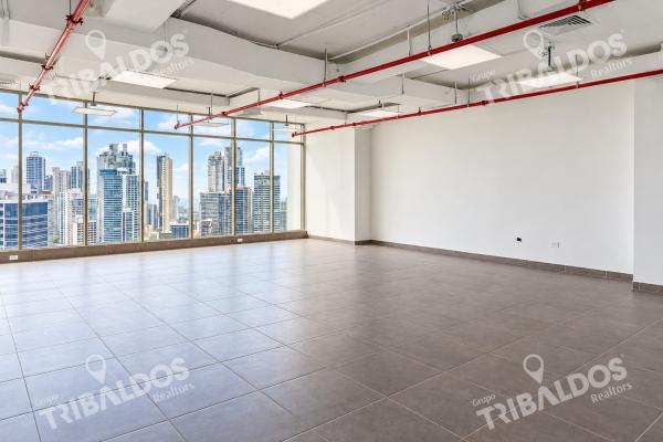 Alquiler oficina sin divisiones en torre bicsa, avenida balboa