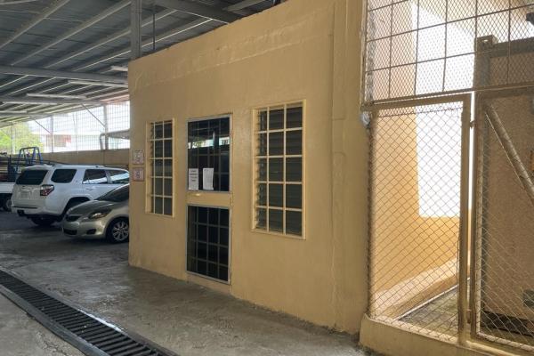 Venta de terreno con galera, parque lefebre