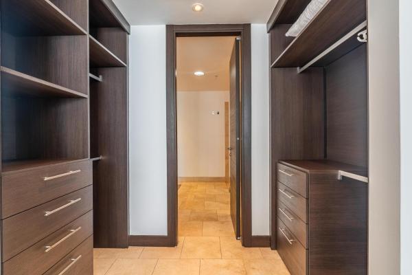 Comfortable high-floor 2-bedroom apartment