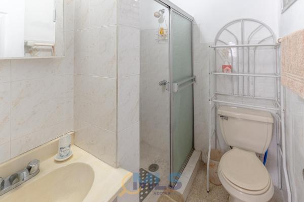 Two-story house with 4 bedrooms in altos de panamá