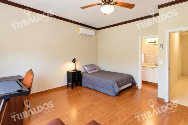 Sale of 2 houses in 1 in costa del este