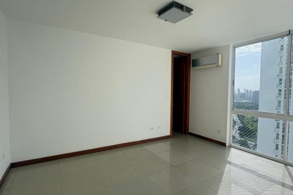 Venta de apartamento en ph bahia del golf, coco del mar