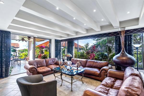 Magnificent mansion in los molinos boquete