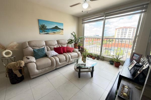 Sale of apartment in torres de versalles ii building