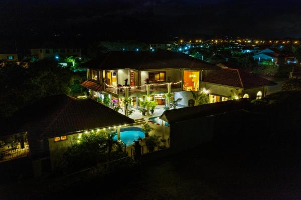 Magnificent mansion in los molinos boquete