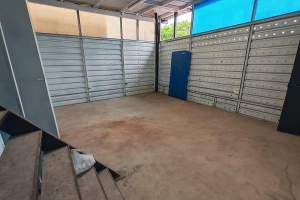 For sale lot / warehouse in chanis