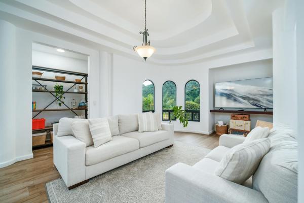 Casa de lujo con jardines en valle escondido boquete