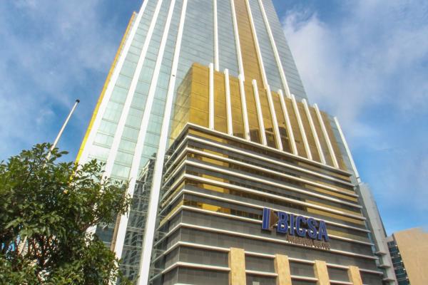Alquiler oficina sin divisiones en torre bicsa, avenida balboa