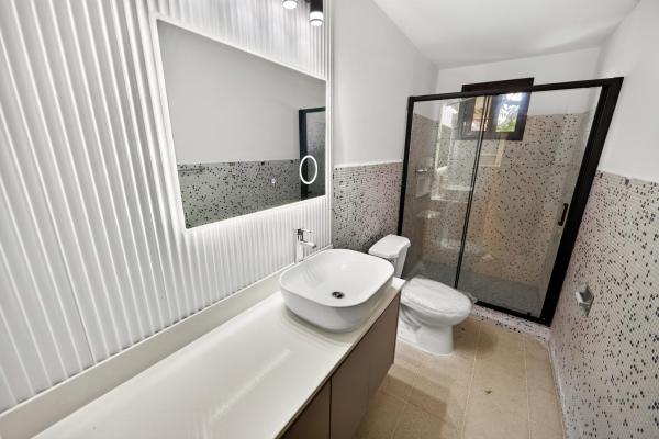 Dúplex de 3 niveles en venta en altos de miraflores, betania, panamá
