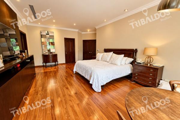 House for sale in costa del este | pool, private gym, and spacious social areas