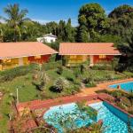 Propiedad con casa principal, 6 estudios y piscina
