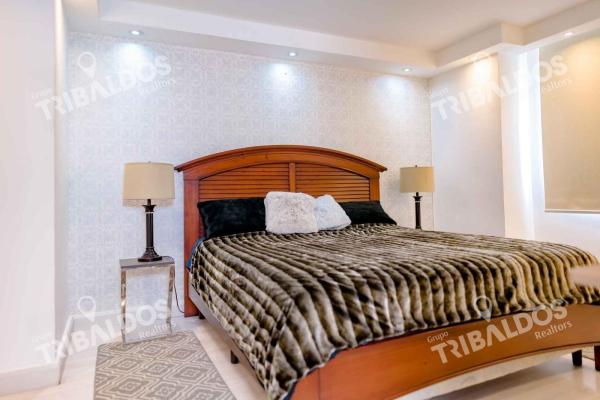Venta de penthouse con vista al mar y la ciudad