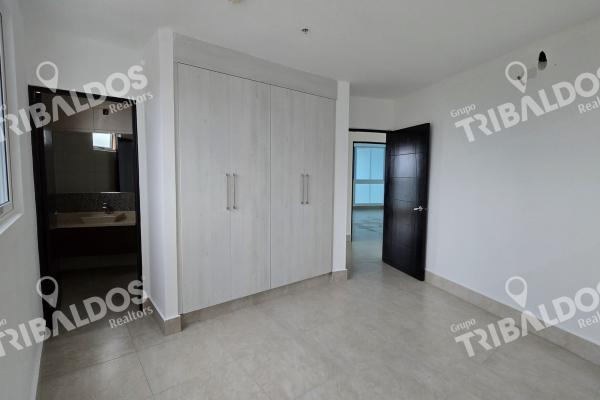 Sale of apartment in ocean waves nueva gorgona