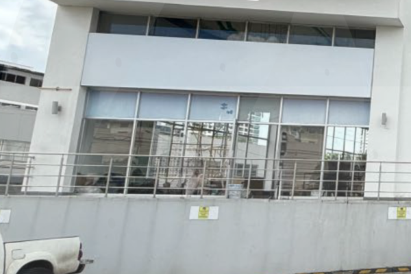 Sale of commercial space on via españa