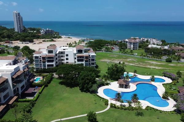 Apartment with ocean view in perlamar